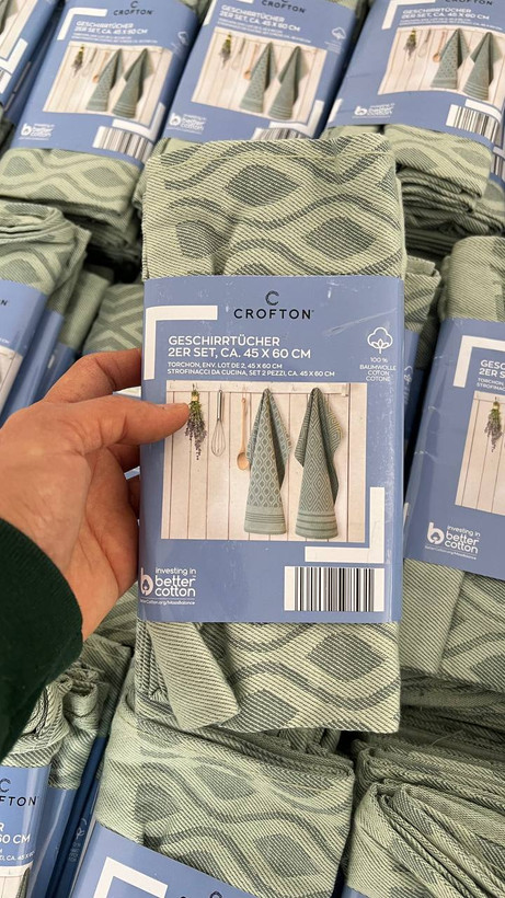 🔹 مشخصات کلی • برند: Crofton ✔️ نوع: دستمال/حوله آشپزخانه •✔️تعداد در بسته: ۲ عدد،۳ عدد،۹عدد ✔️• ابعاد هر عدد: حدود ۴۵ × ۶۰ سانتیمتر ۴۲ * ۶۸ ۵۰* ۷۰